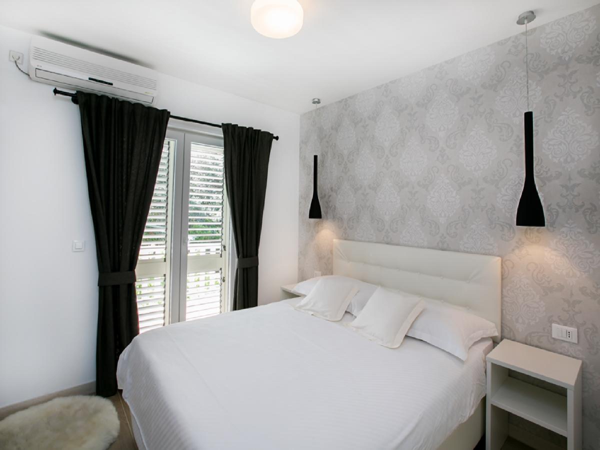 Carol Royal Apartment *