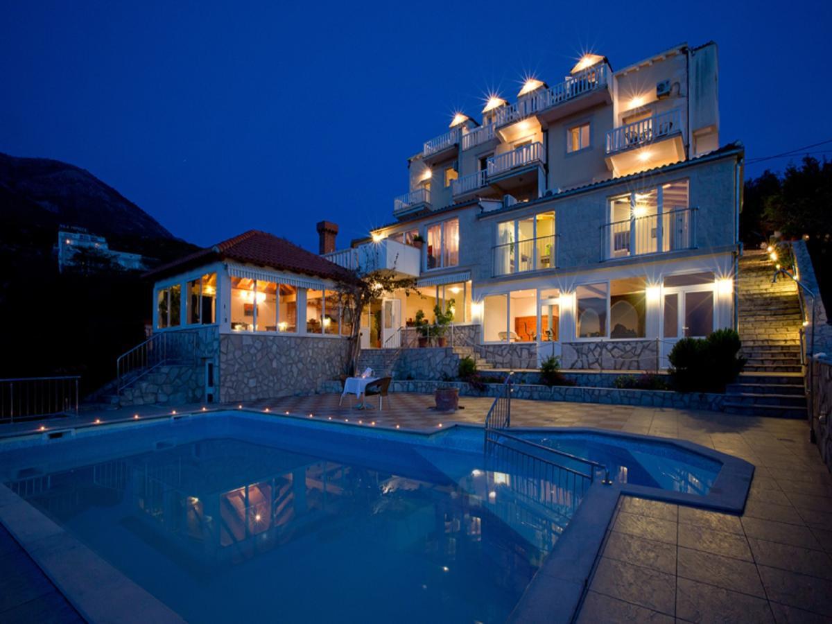 Carol Royal Apartment *