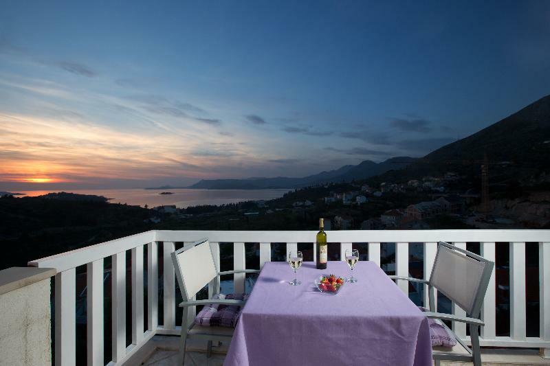 Carol Royal Cavtat